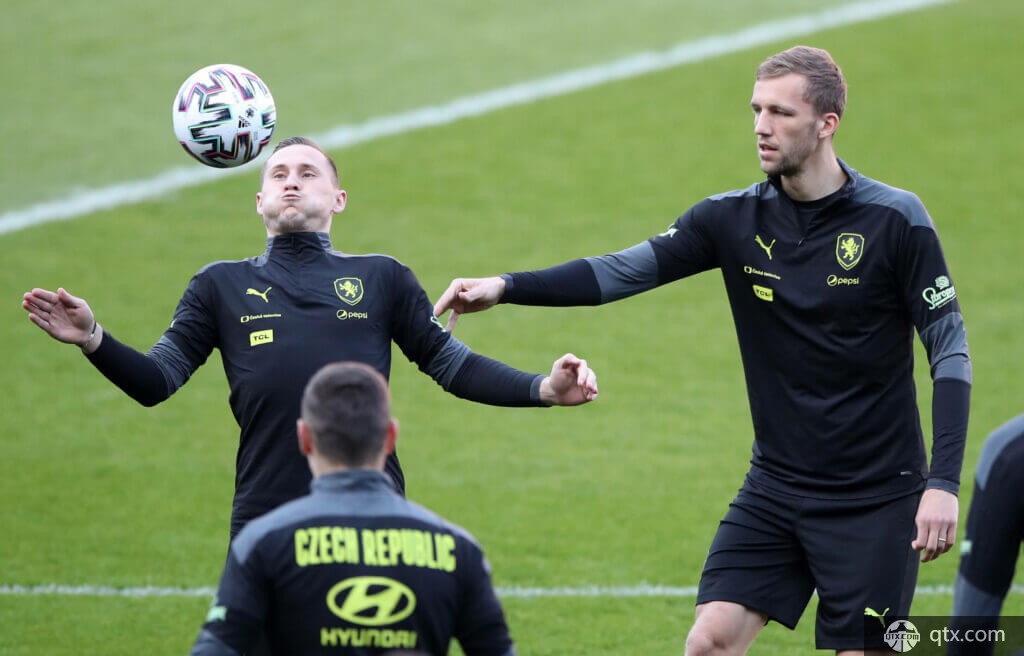 而老鷹隊則 而老鷹隊則