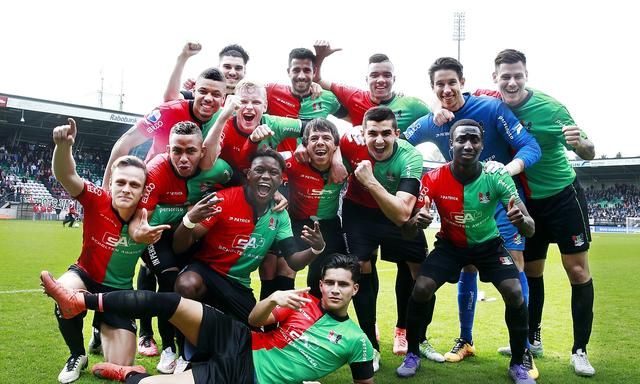 女子撑竿跳 女子撑竿跳