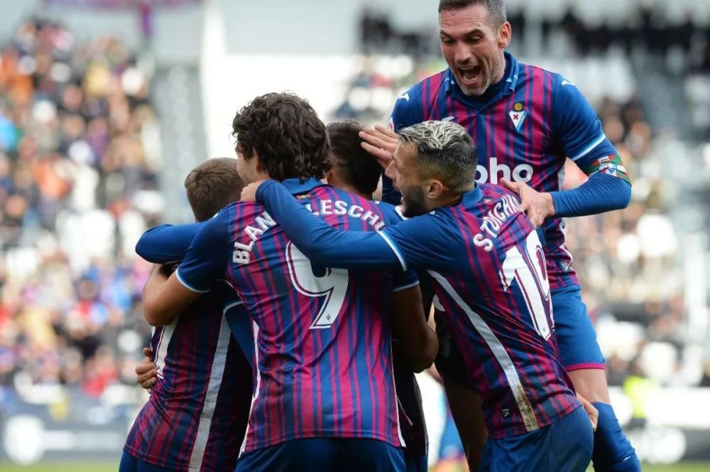 在世界足球 在世界足球