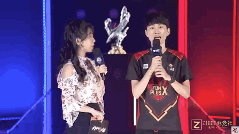 评论员的讨 评论员的讨