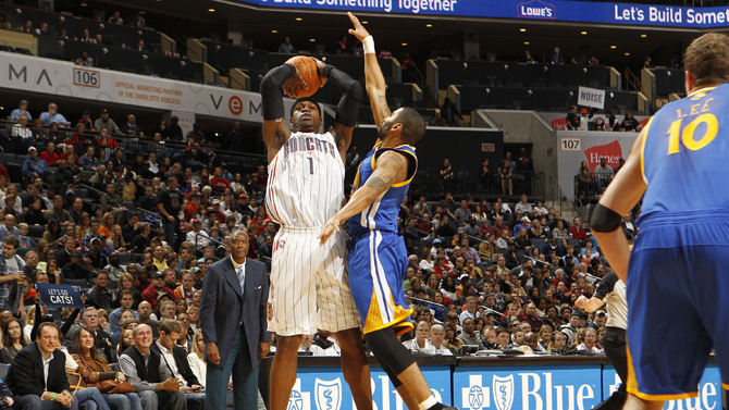 他在篮下的 他在篮下的