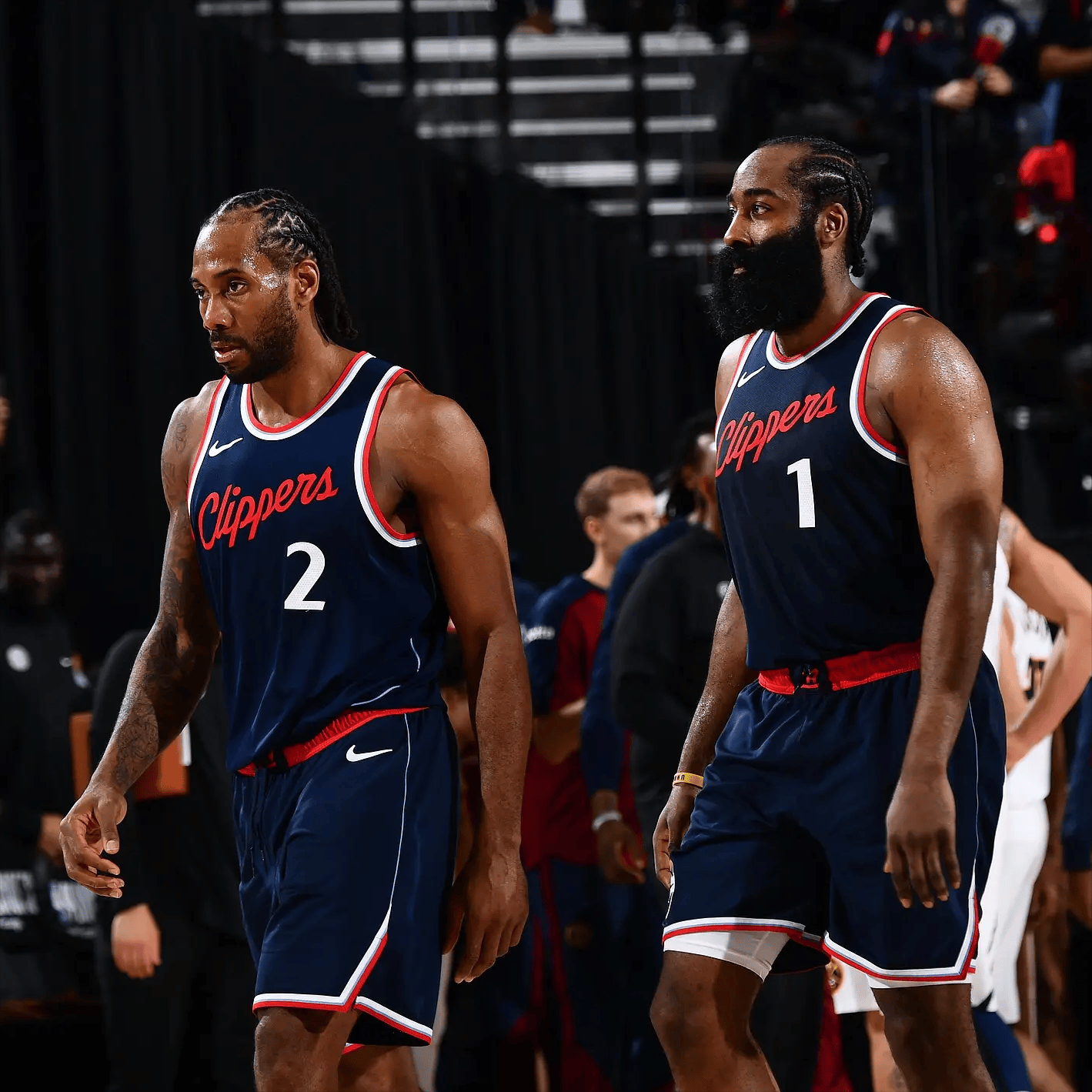 用真金白银 用真金白银